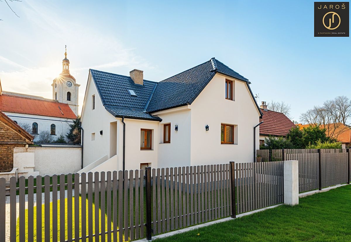 Prodej rodinného domu 140 m², pozemek 137 m² – fotografie 2
