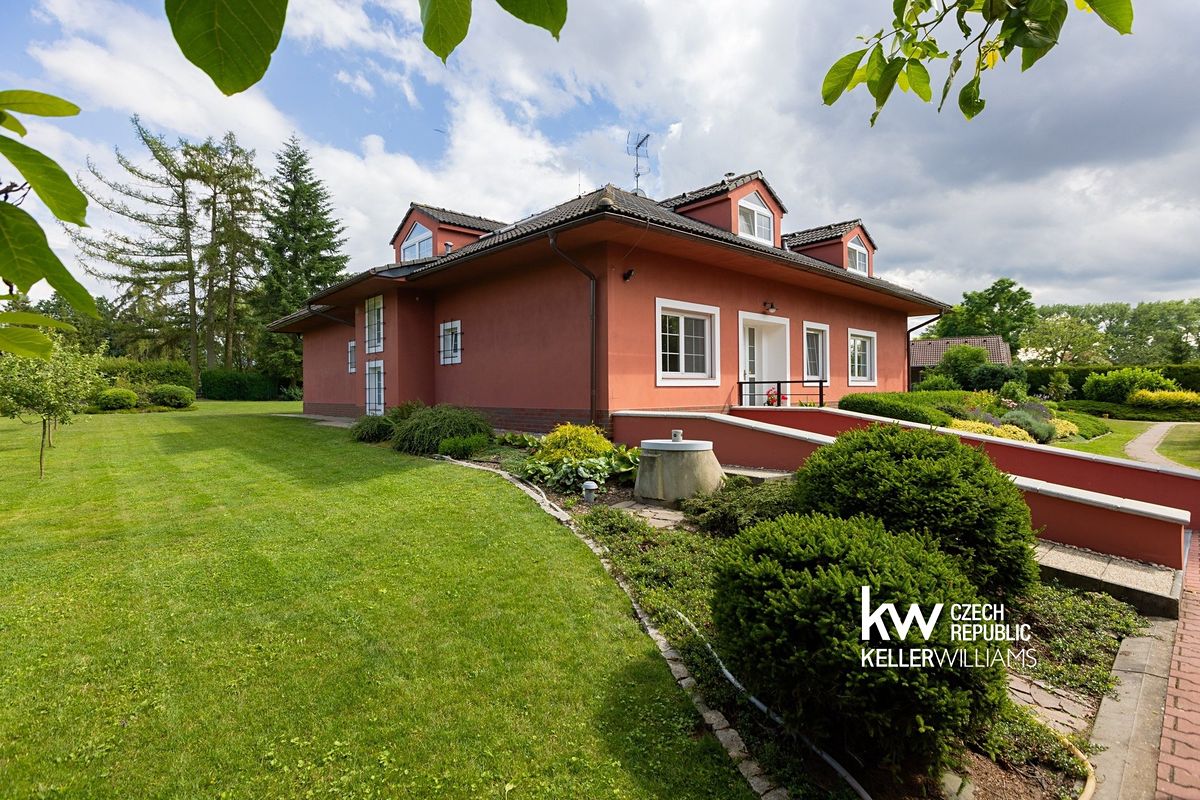 Prodej vily 412 m², pozemek 2583 m² – fotografie 4