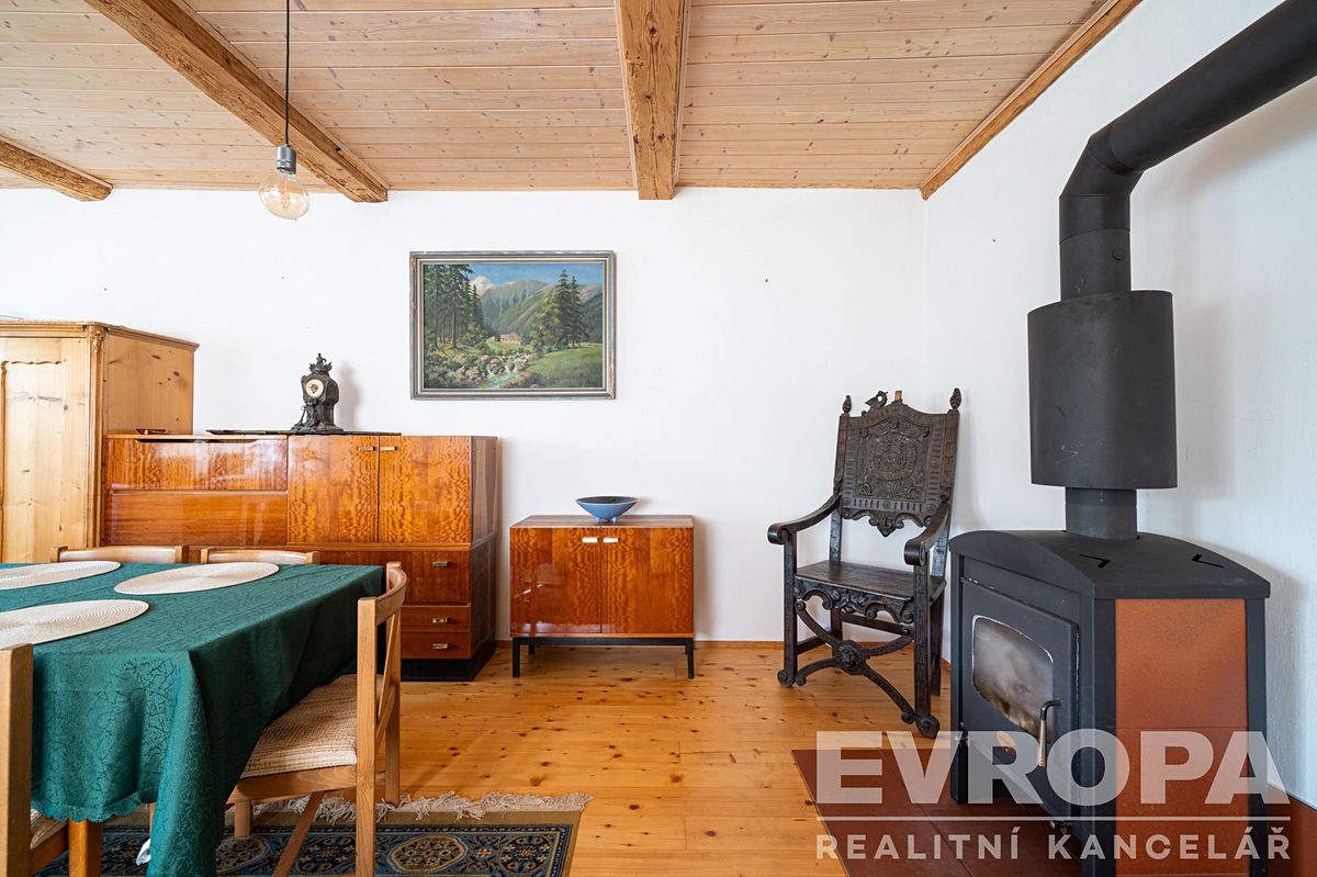 Prodej rodinného domu 200 m², pozemek 359 m² – fotografie 5