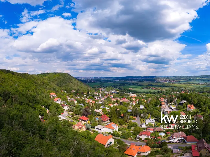 Prodej rodinného domu 281 m², pozemek 1484 m², Černošice – náhled fotky 3
