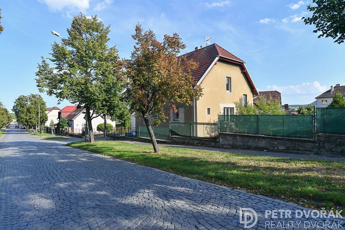 Prodej rodinného domu 161 m², pozemek 1027 m² – fotografie 3