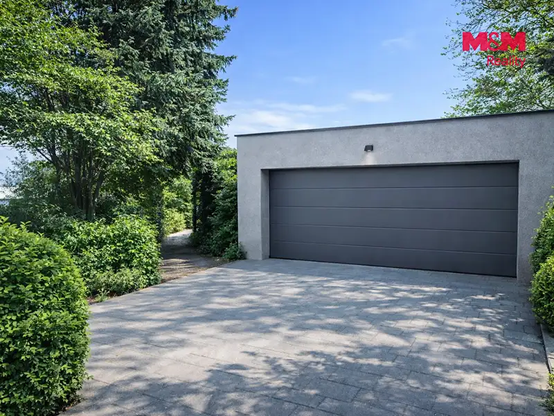 Prodej rodinného domu 336 m², pozemek 1894 m², Praha – náhled fotky 3