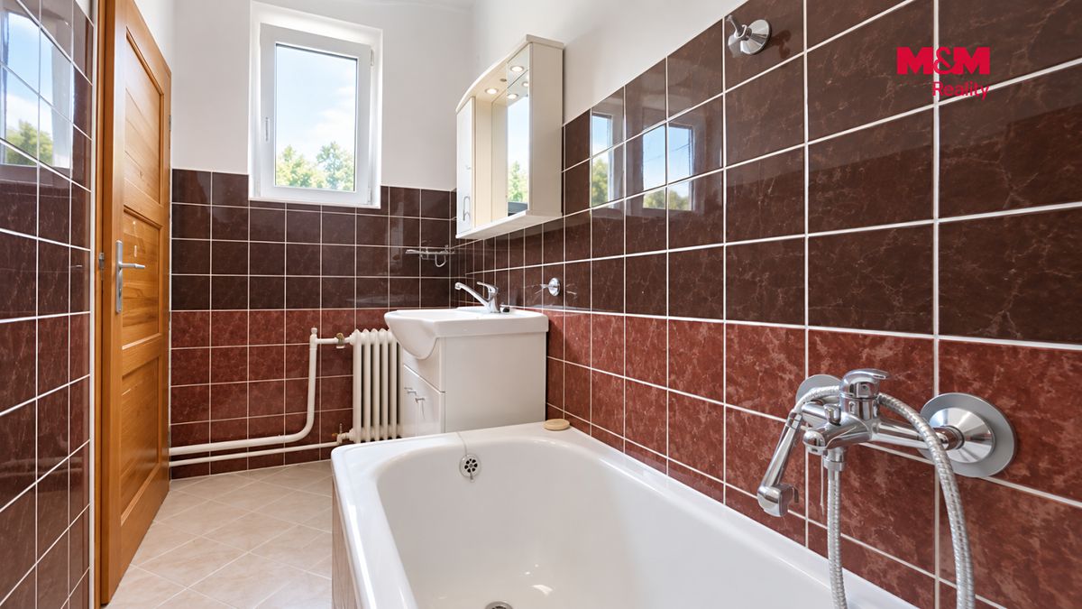 Prodej rodinného domu 153 m², pozemek 433 m² – fotografie 2