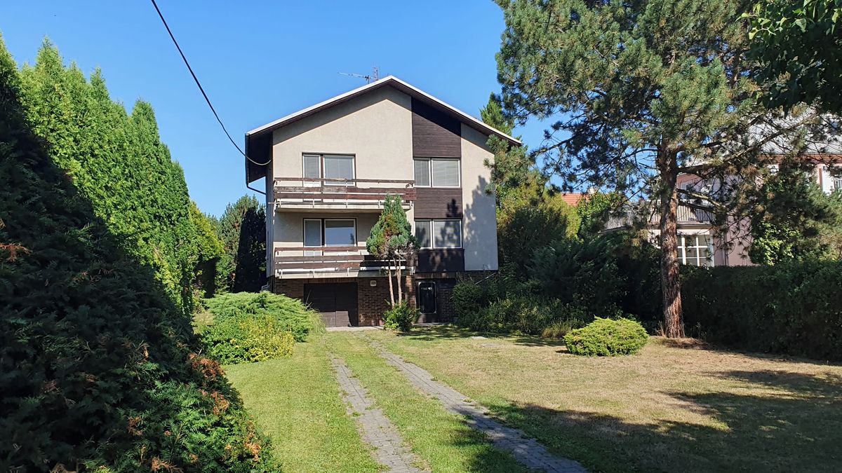 Prodej rodinného domu 430 m², pozemek 900 m²