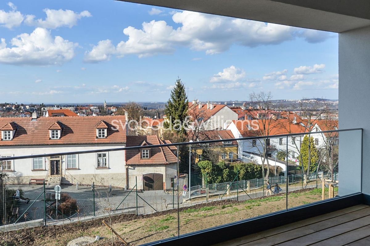 Pronájem bytu 5+kk 217 m² – fotografie 3