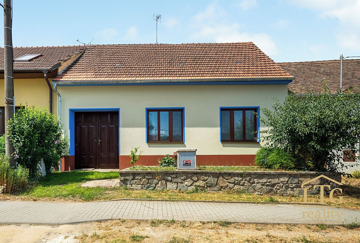 Prodej rodinného domu 197 m², pozemek 808 m²