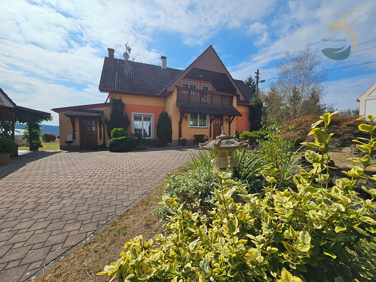 Prodej rodinného domu 148 m², pozemek 915 m² – fotografie 3