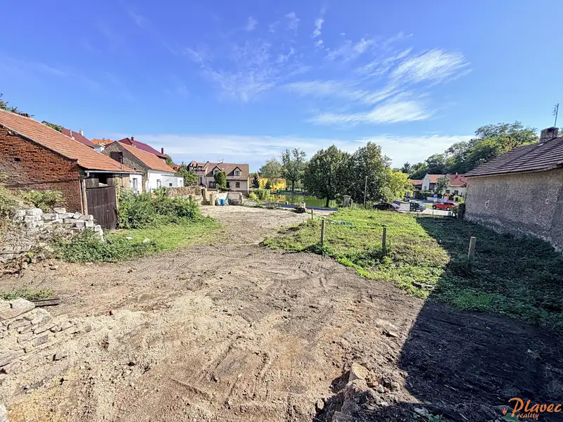 Prodej stavebního pozemku 945 m², Holubice – náhled fotky 3