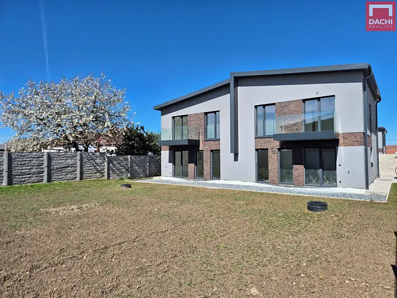 Prodej rodinného domu 111 m², pozemek 361 m², Průhonice – náhled fotky 1