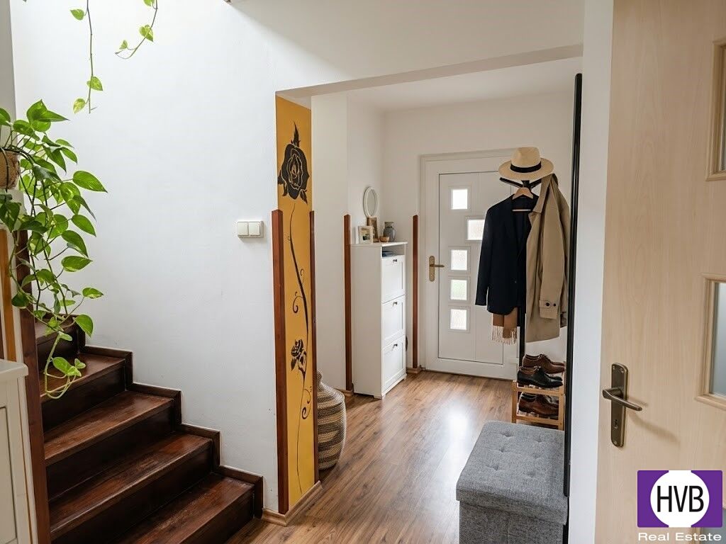 Prodej rodinného domu 135 m², pozemek 565 m² – fotografie 2