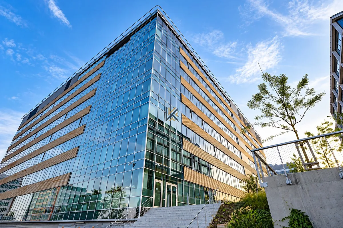 Pronájem kanceláře 2870 m²