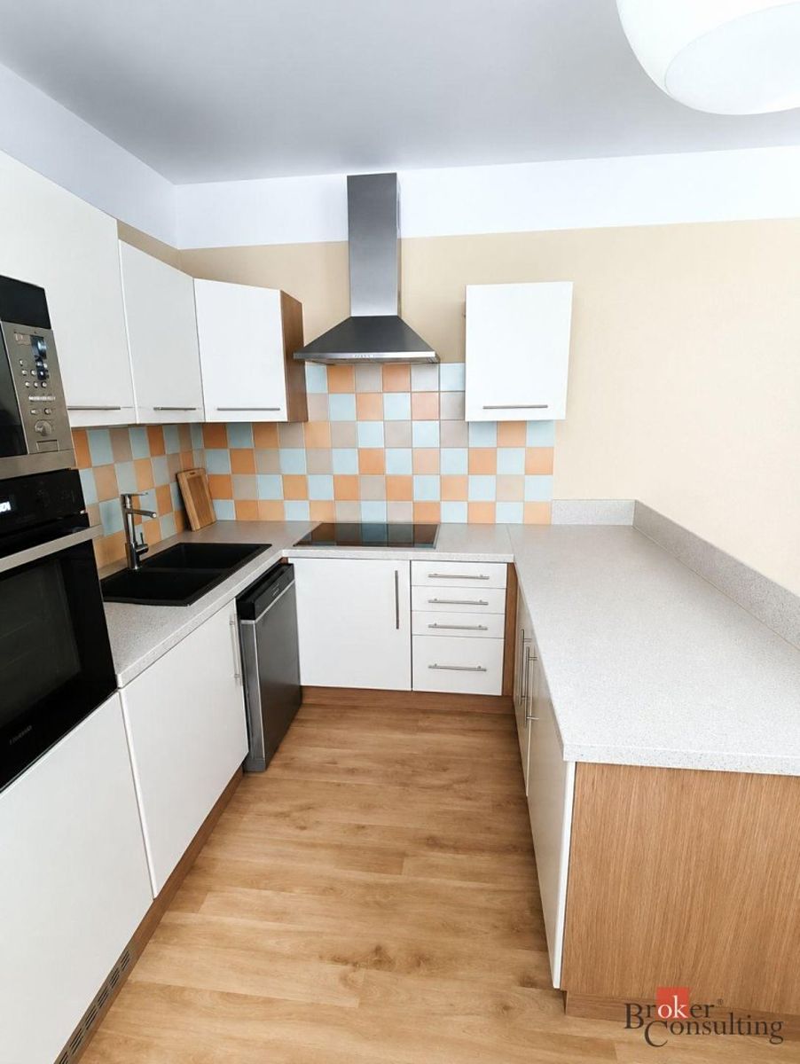 Pronájem bytu 2+kk 63 m² – fotografie 2