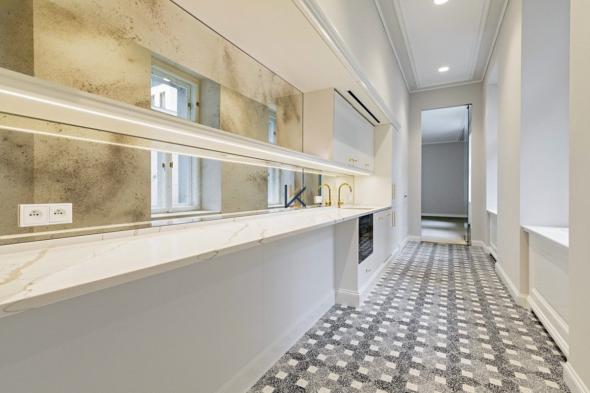 Pronájem kanceláře 383 m² – fotografie 3