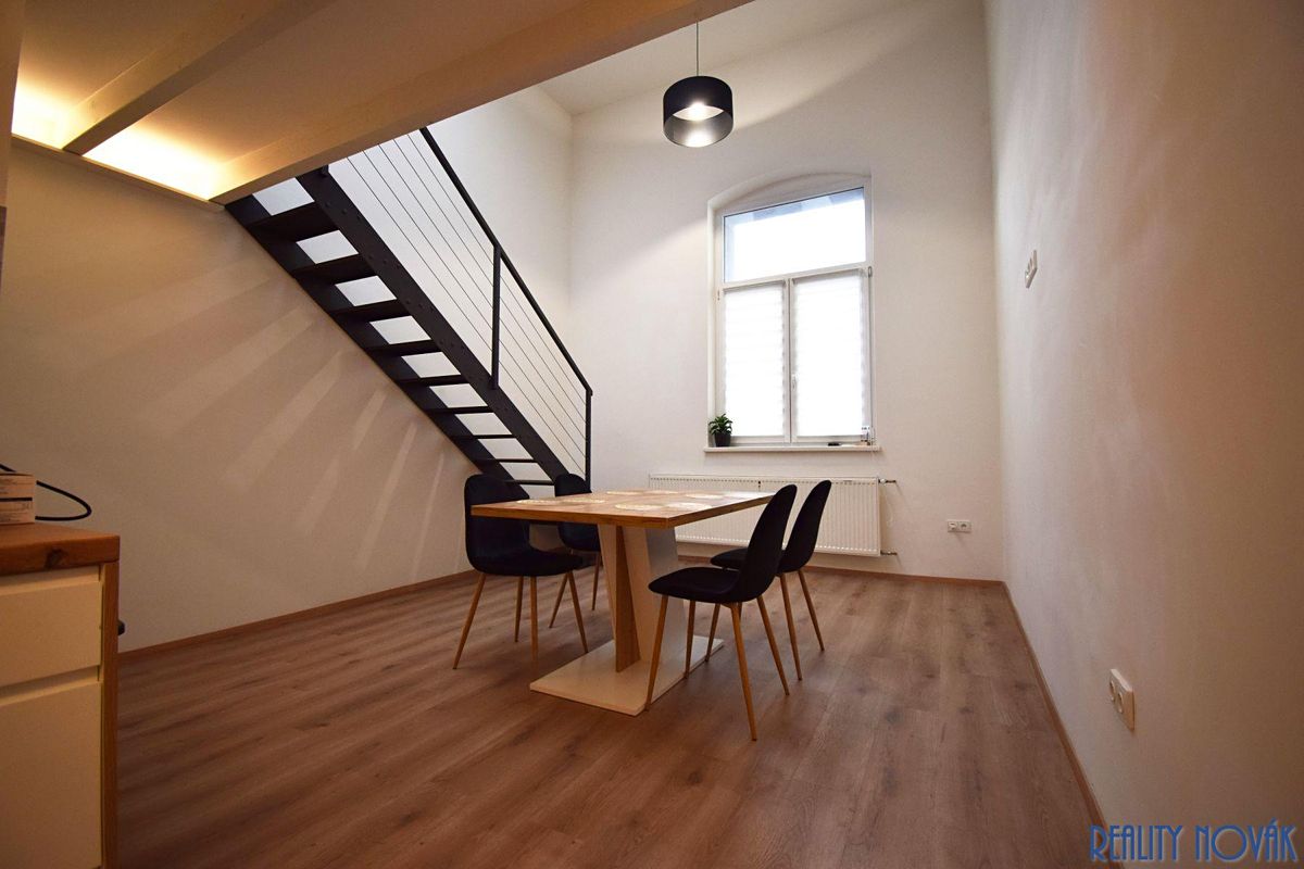 Pronájem bytu 3+kk 70 m²