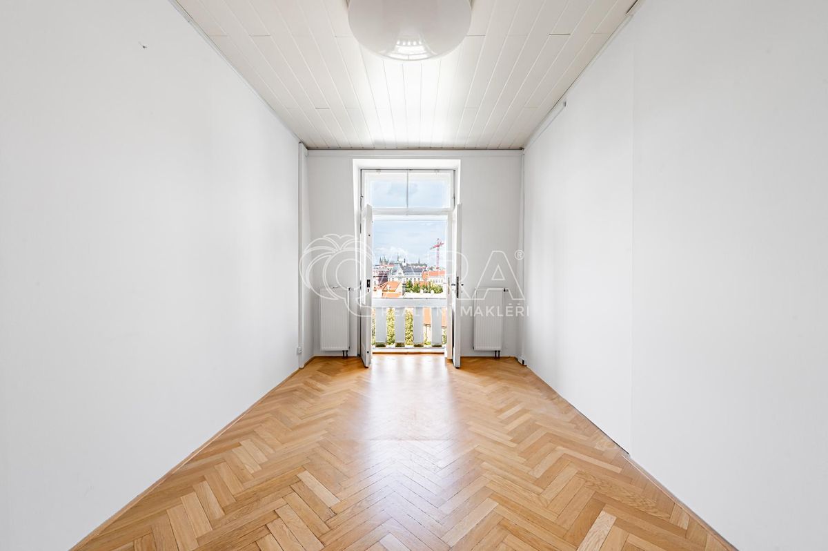 Pronájem kanceláře 184 m² – fotografie 3
