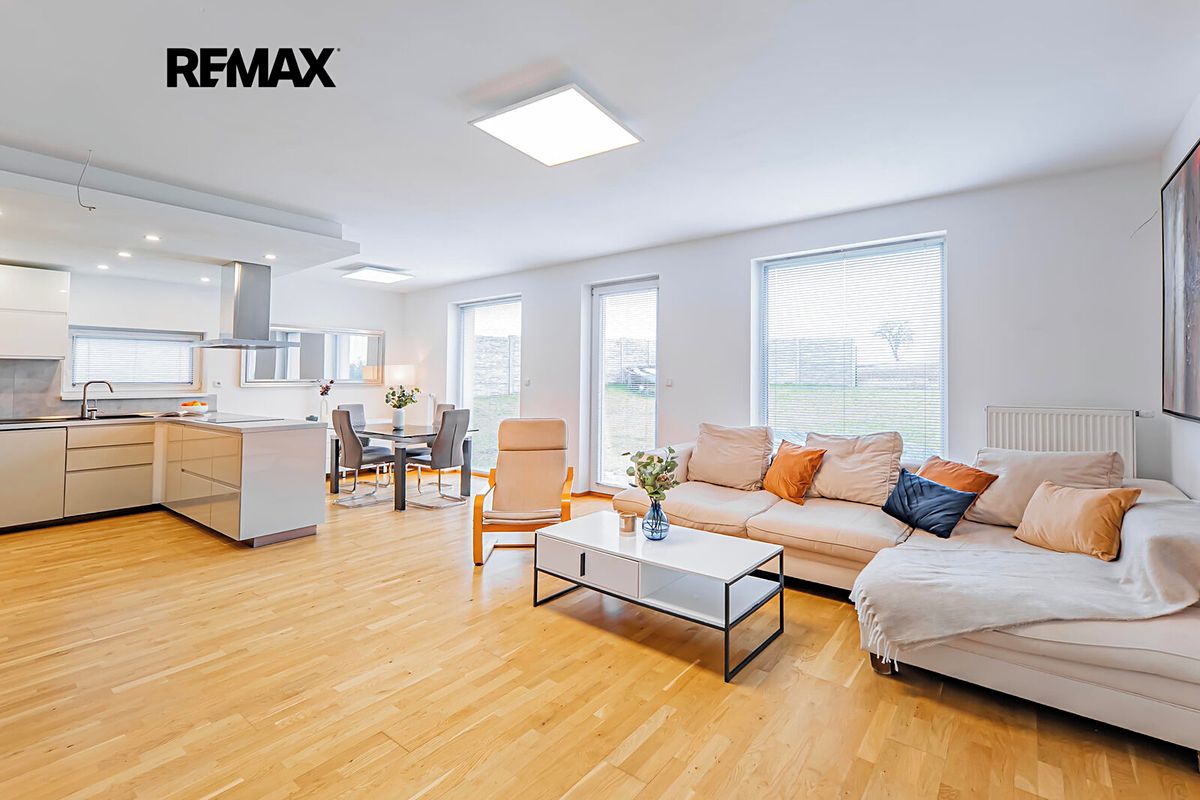 Prodej rodinného domu 180 m², pozemek 679 m² – fotografie 4