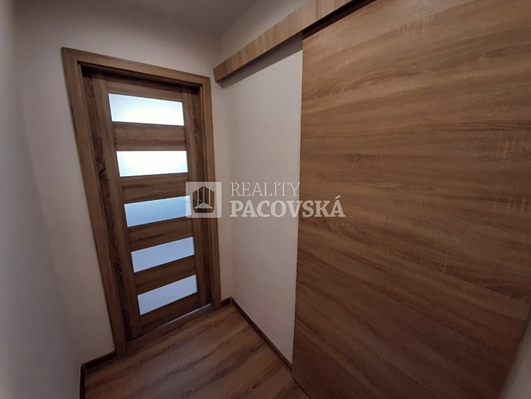 Pronájem bytu 1+kk, 21 m² (13 z 17)