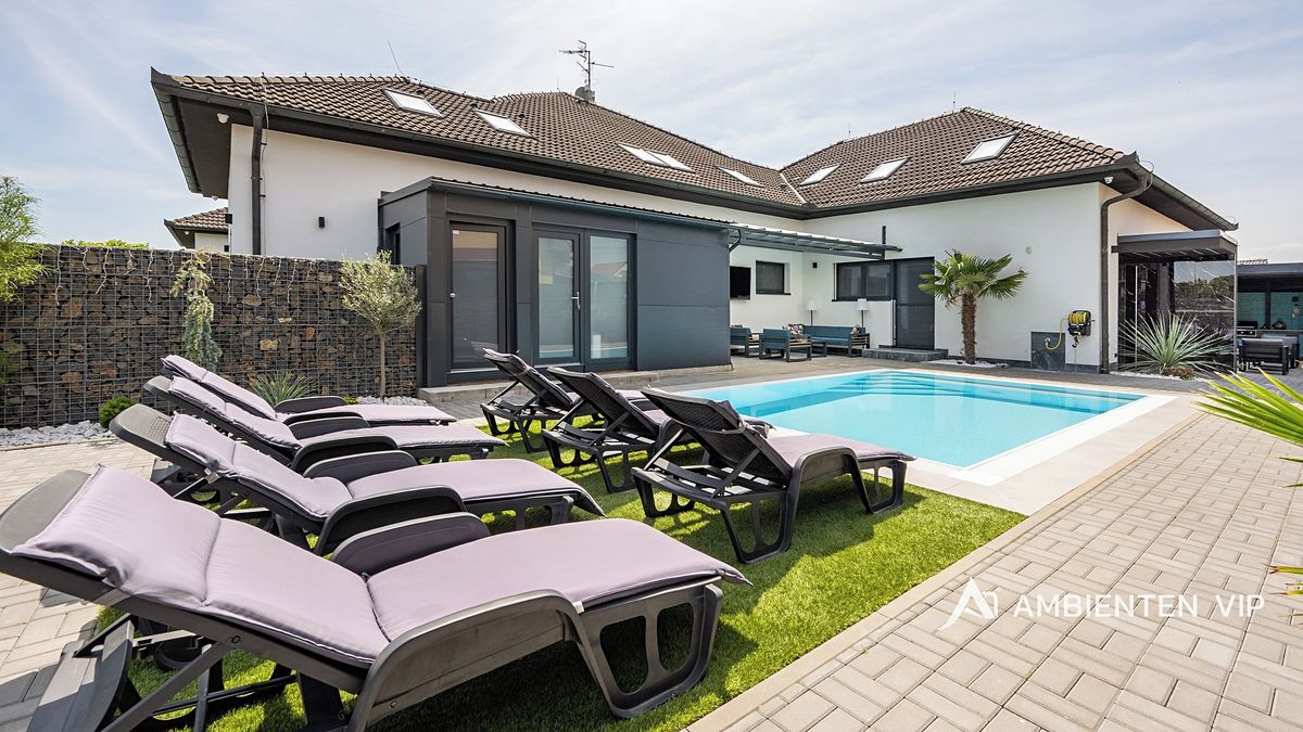 Prodej rodinného domu 248 m², pozemek 472 m² – fotografie 2
