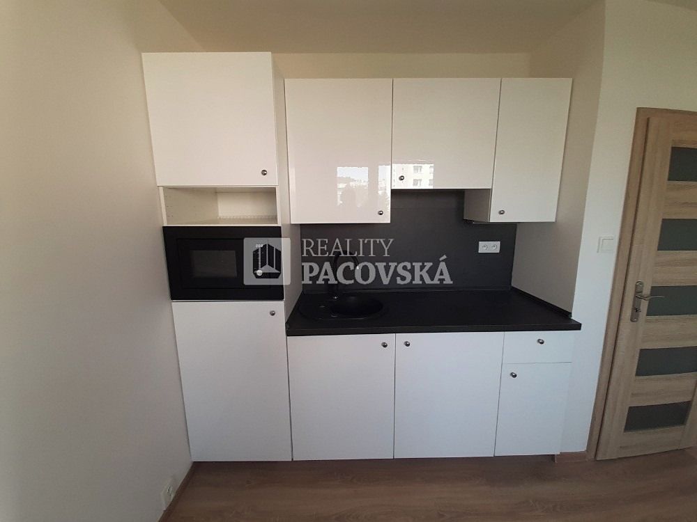 Pronájem bytu 1+kk 21 m² – fotografie 4