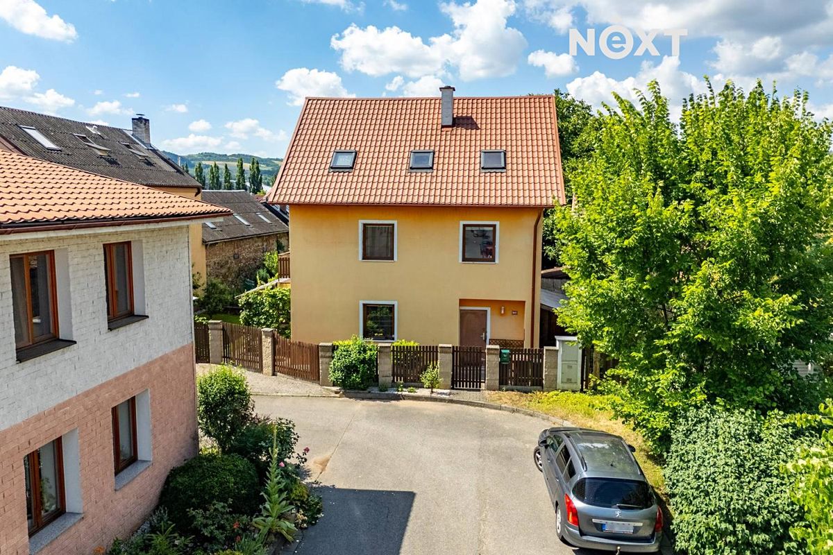 Prodej rodinného domu 167 m², pozemek 228 m² – fotografie 2