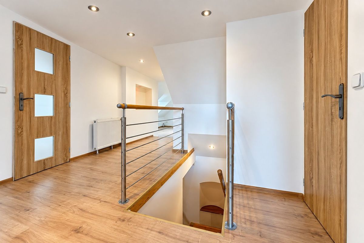 Prodej rodinného domu 295 m², pozemek 1331 m² – fotografie 2