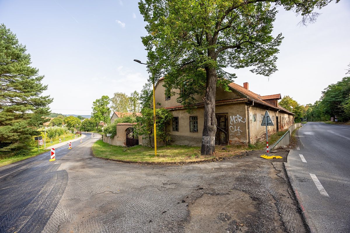 Prodej rodinného domu 400 m², pozemek 1067 m² – fotografie 3