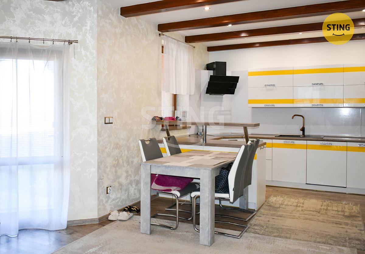 Prodej rodinného domu 170 m², pozemek 1056 m² – fotografie 4