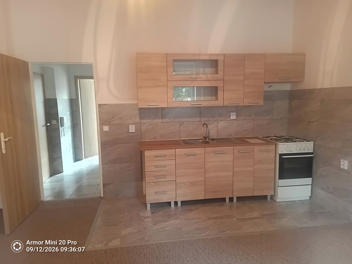 Pronájem bytu 2+kk 48 m² – fotografie 2