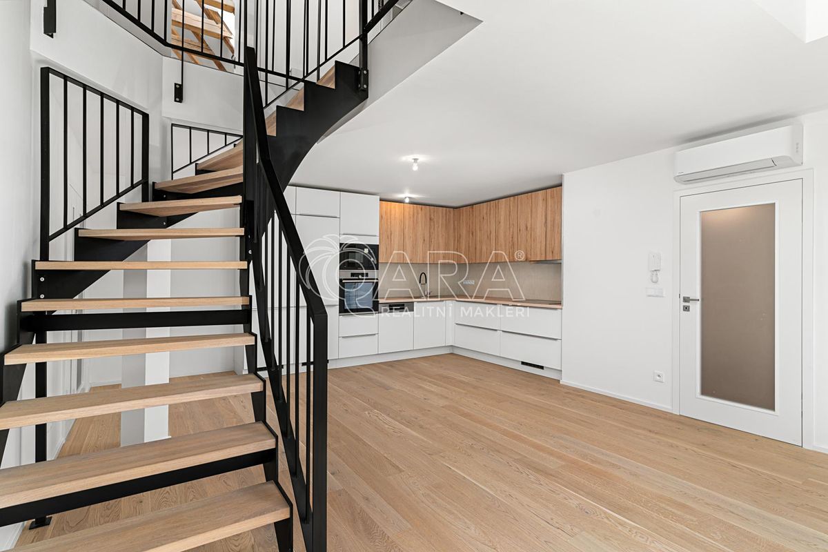 Pronájem bytu 5+kk 107 m²