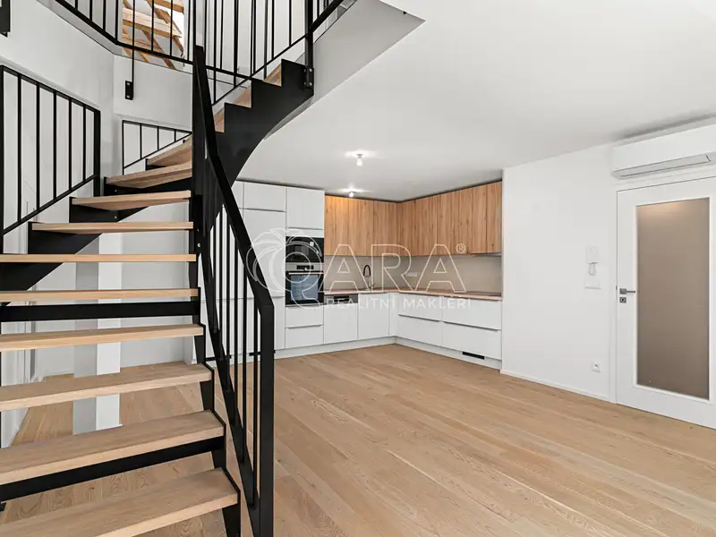 Pronájem bytu 5+kk 107 m², Praha – náhled fotky 1