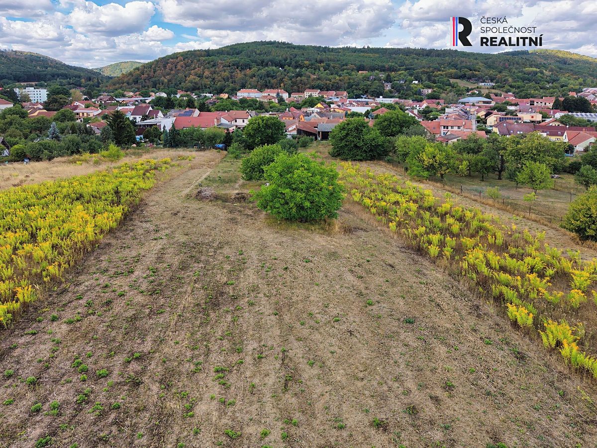 Prodej stavebního pozemku 1348 m² – fotografie 2