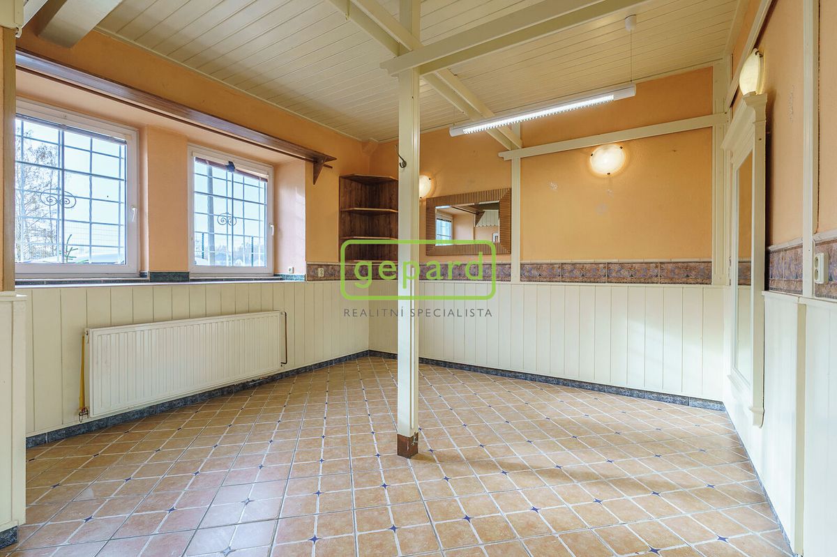 Pronájem obchodního prostoru 112 m² – fotografie 3