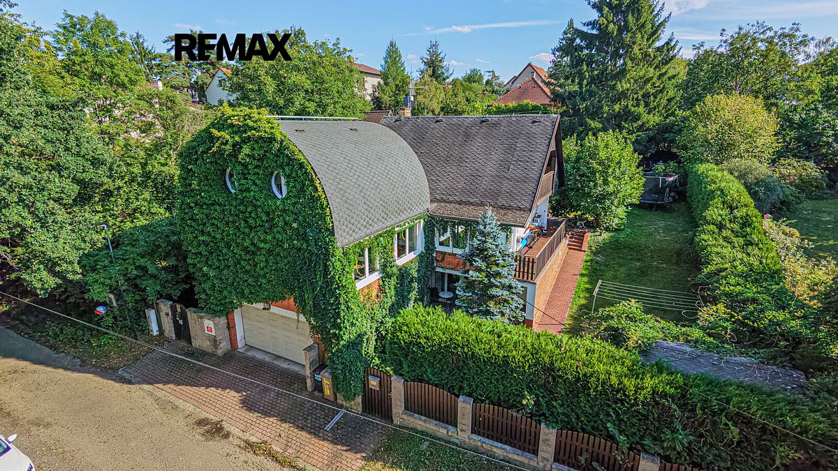 Prodej rodinného domu 256 m², pozemek 894 m²