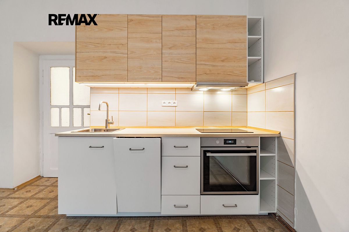 Pronájem bytu 2+kk 65 m²