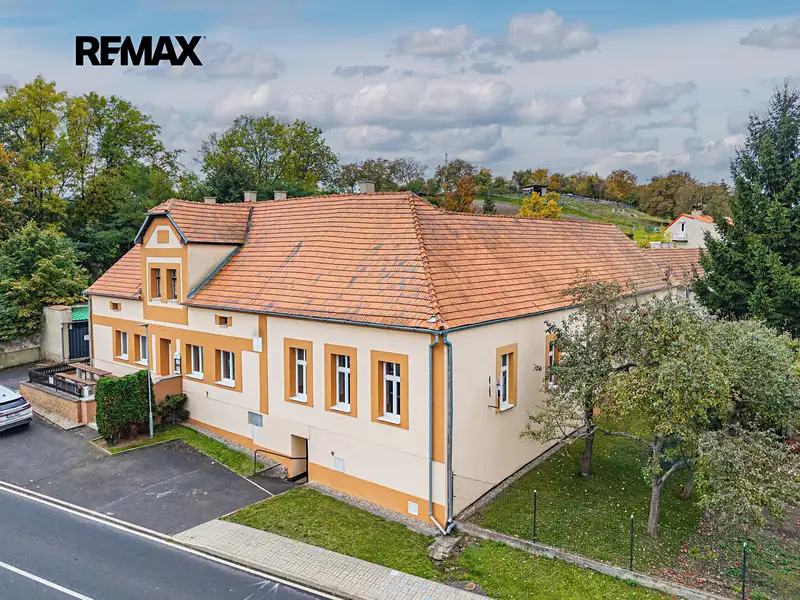 Prodej kanceláře 670 m², Zbrašín – náhled fotky 1