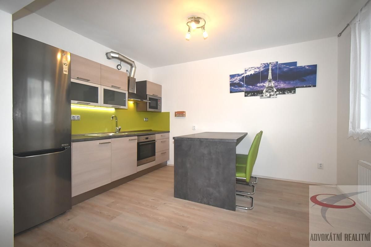 Pronájem bytu 1+kk 36 m² – fotografie 3