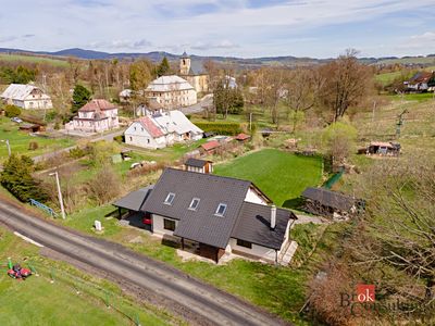 Prodej rodinného domu 261 m², pozemek 1916 m²