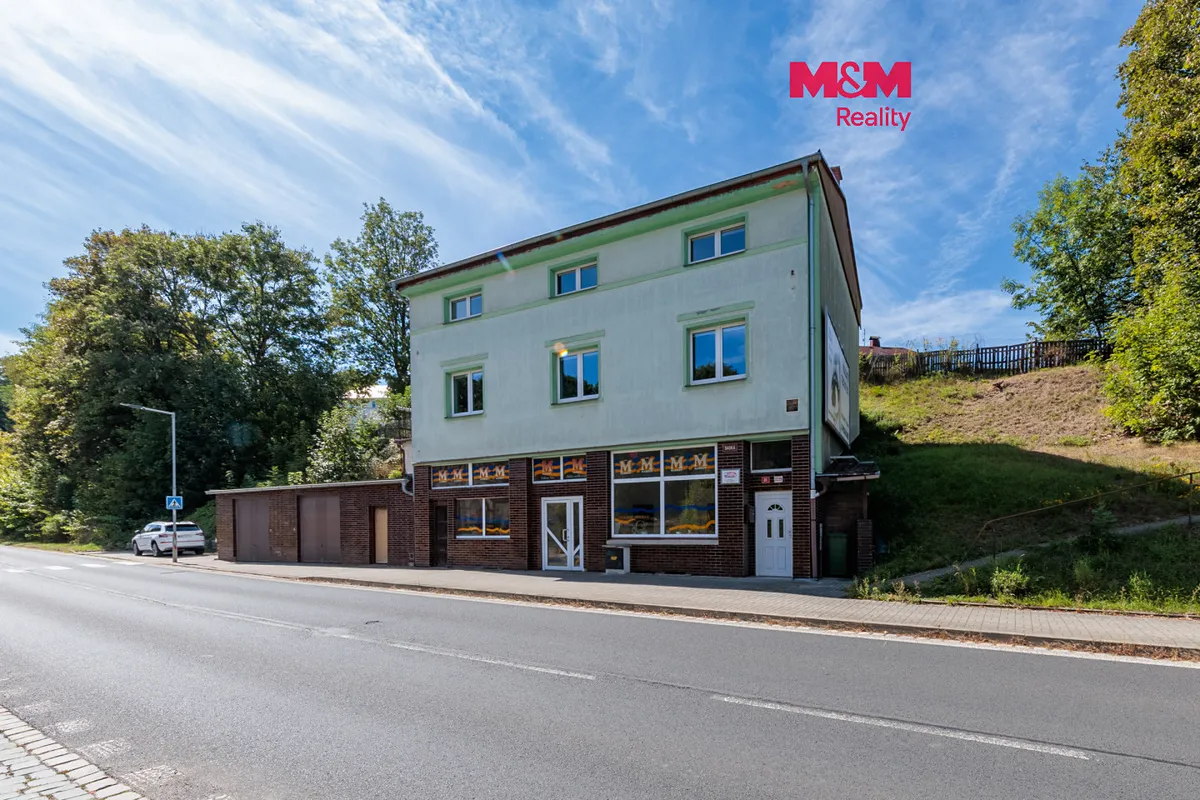 Prodej rodinného domu 300 m², pozemek 384 m²