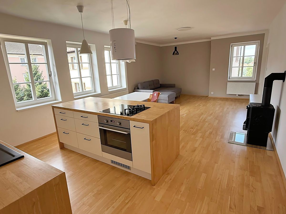 Pronájem bytu 3+kk 89 m²