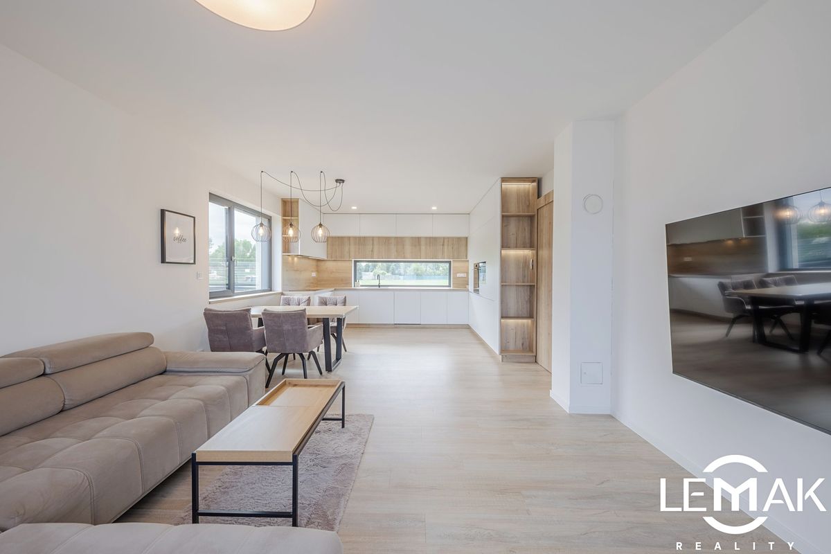 Prodej rodinného domu 110 m², pozemek 843 m² – fotografie 3