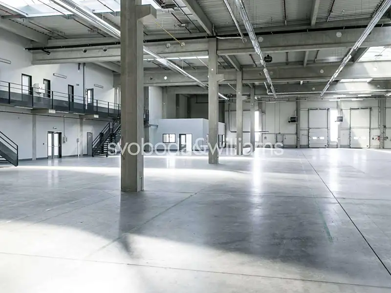 Pronájem výrobní haly, prostoru 6480 m², Ovčáry – náhled fotky 2