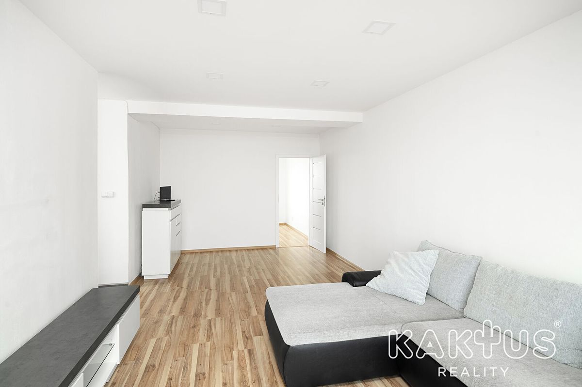 Pronájem bytu 2+kk 52 m² – fotografie 5