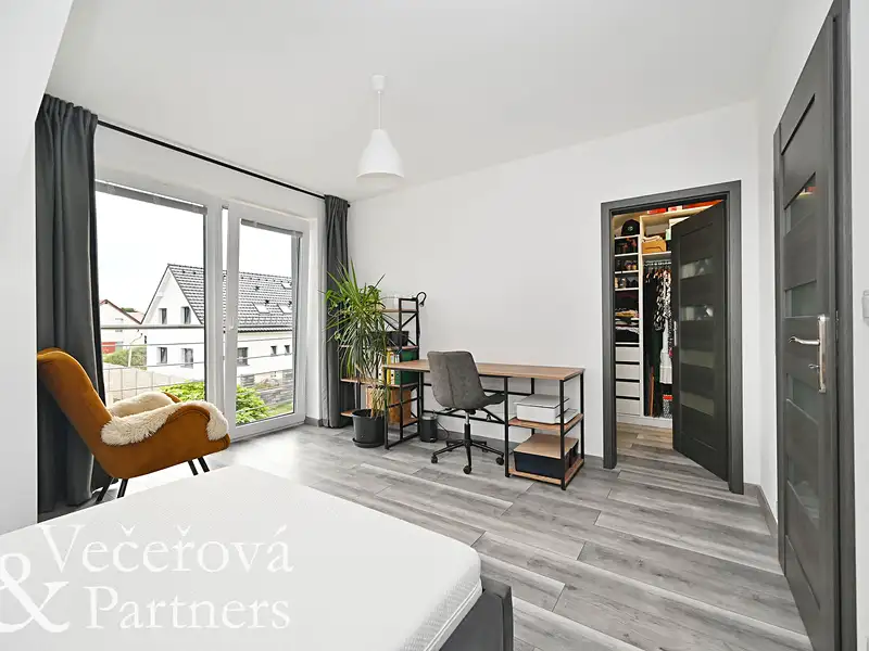 Prodej rodinného domu 121 m², pozemek 430 m², Chrášťany – náhled fotky 3