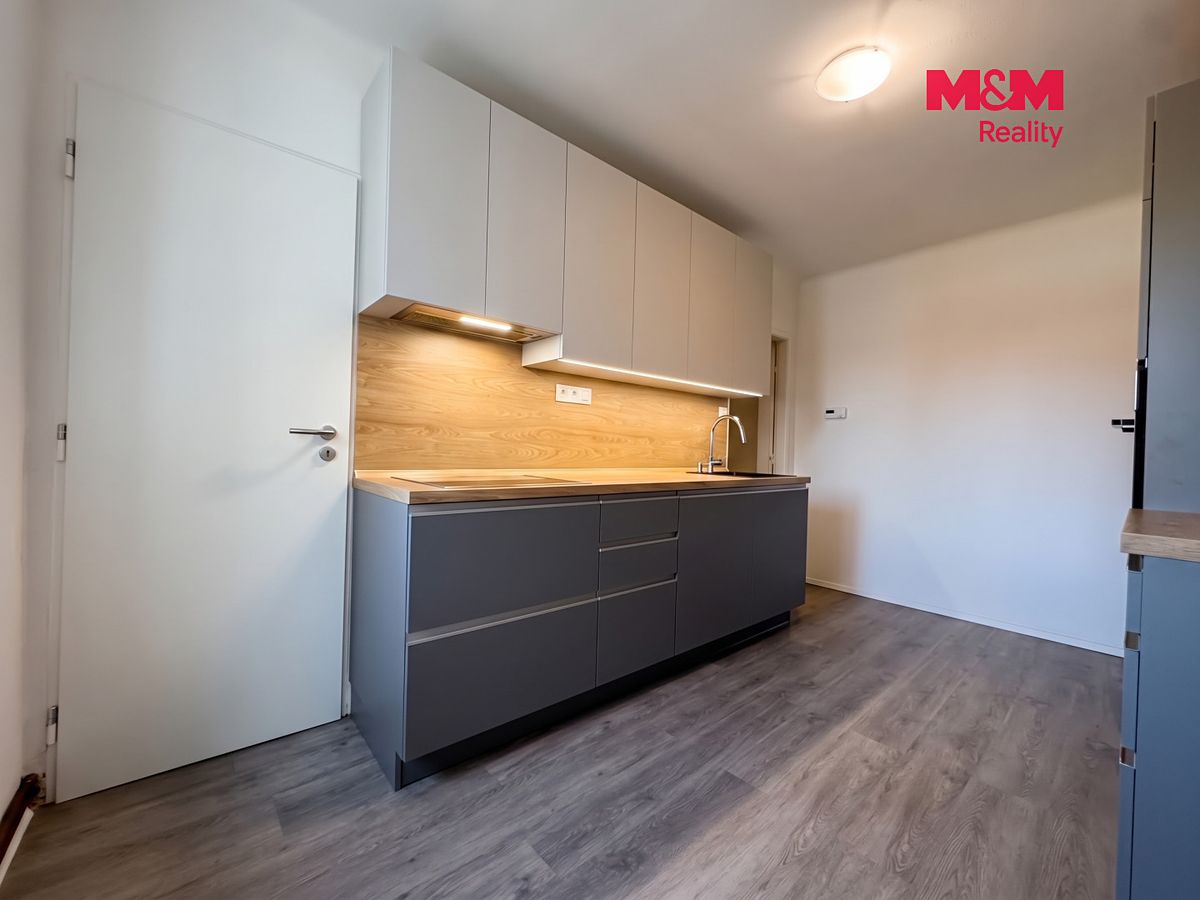 Pronájem bytu 2+1 65 m² – fotografie 3
