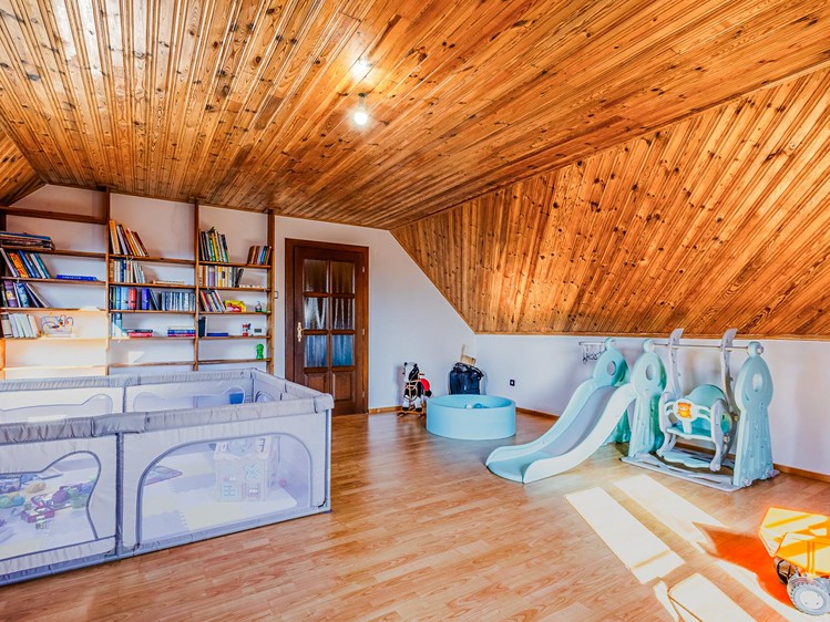 Prodej domu, 230 m² (11 z 18)