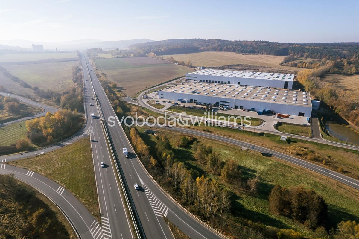 Pronájem skladového prostoru 13992 m²