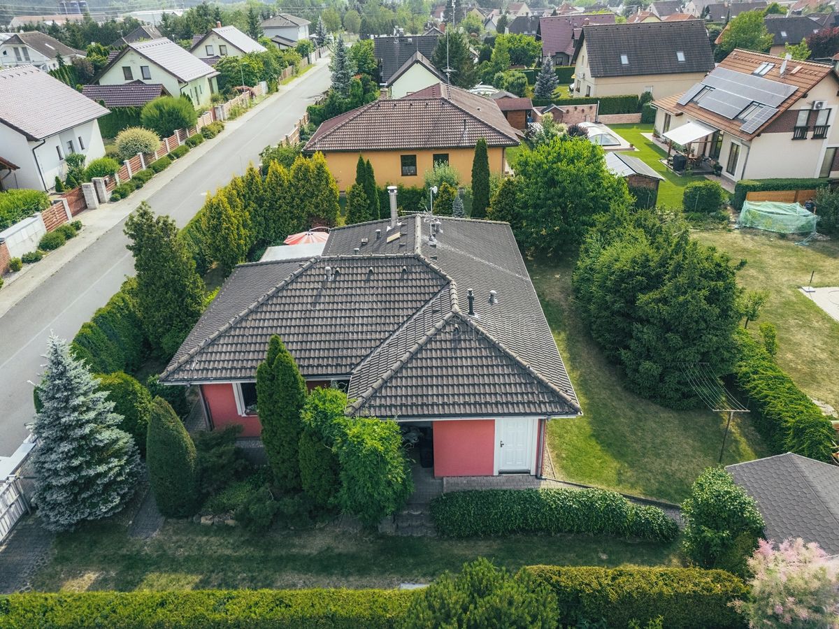 Prodej rodinného domu 107 m², pozemek 720 m² – fotografie 3