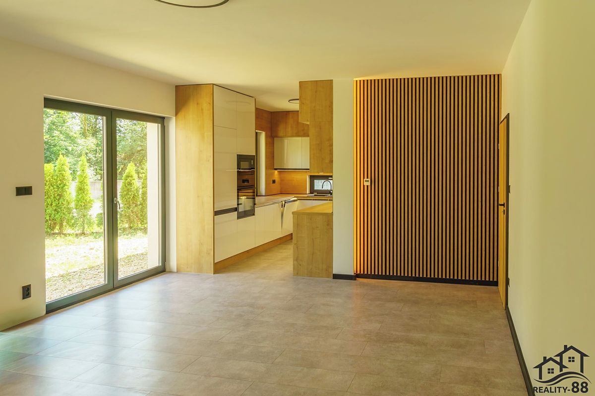 Prodej rodinného domu 80 m², pozemek 412 m² – fotografie 2