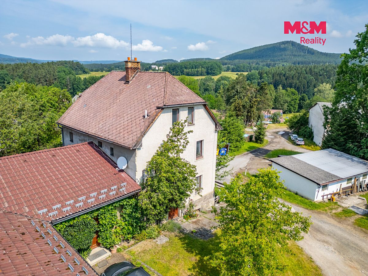 Prodej rodinného domu 230 m², pozemek 380 m² – fotografie 4