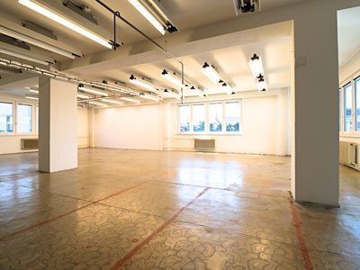 Pronájem výrobní haly, prostoru 100 m²